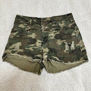 Hot Kiss Women's Green Camo Shorts Size S